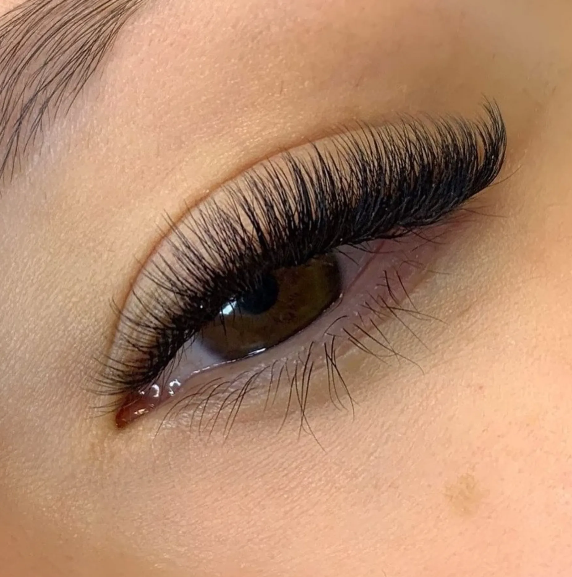 How to Remove Glue After Lash Lamination Safely